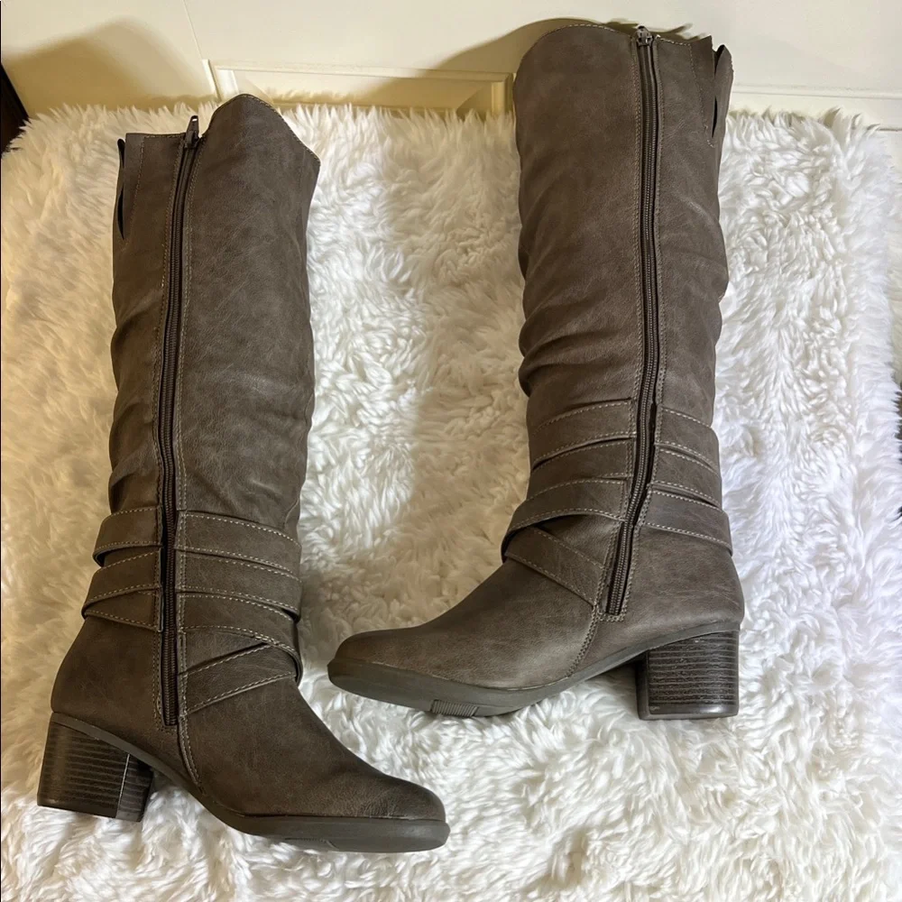 Elegant Over the Knee Brown Boots - Picture 8 of 16